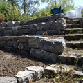 Gartenanlage mit Steintreppe